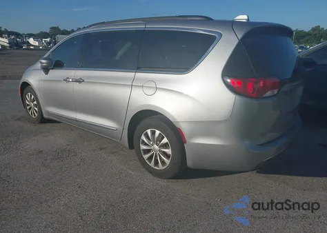 2017 Chrysler Pacifica Touring-L из США, поврежденный, VIN 2C4RC1BG6HR691857